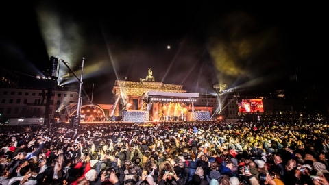 德国柏林勃兰登堡门65,000人大型跨年派对活动